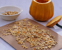 Drying pumpkin seeds (2/2)