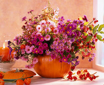 Bouquet with various autumn asters (7/7)