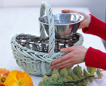 Basket with poppies (1/5)