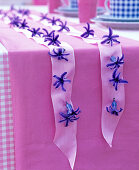 Ribbon decorated with hyacinth blossoms (2/2)