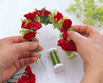 Rose Lady's Mantle Wreath (2/3)