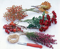 Rose hip chrysanthemum bouquet (1/3)