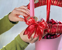 Hanging advent wreath in red, pink (6/7)