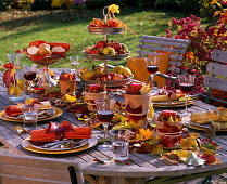 Leaves, apple table decoration, table runner with autumn leaves and malus