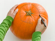 Halloween pumpkin craft (1/7)