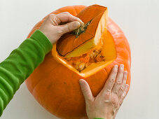 Halloween pumpkin craft (3/7)