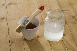 Shelf and pots with napkin technique 3/6