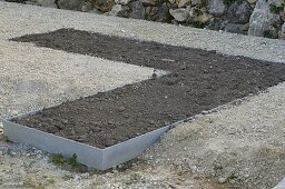 Flowerbed with aluminium frame