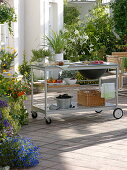 Outdoor kitchen: barbecue on the terrace