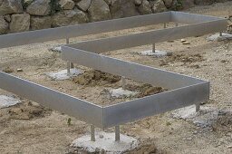 Flowerbed with aluminium frame