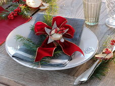 Selbstgemachter Schmuck für weihnachtliche Zimmer