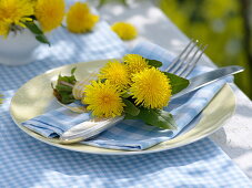 Dandelion table decoration on the terrace