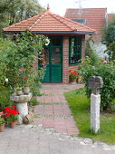 Künstlergarten: Gartenhaus