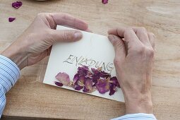 Invitation card with dried rose petals (3/5)