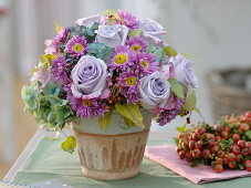 Autumnal bouquet of roses, pink (rose), chrysanthemum