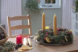 Natural Advent wreath with real beeswax candles (1/3)