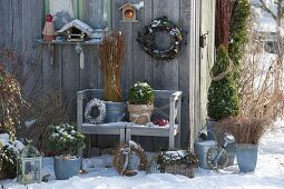 Gartenhäuschen im Winter