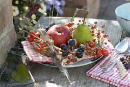 Small Thanksgiving wreath of Rose, wheat, barley