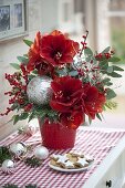 Red-silver Christmas bouquet