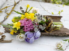 Kleiner Vorfrühlingsstrauß : Crocus (Krokussen), Hyacinthus (Hyazinthen)