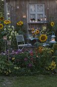 Abend-Terrasse am Gartenhaus