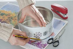 Make your own hyacinth hats from calendar sheets