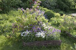 Bed with a hazel-rod border