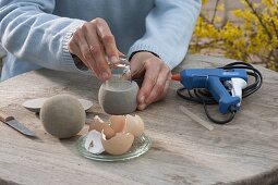 Eggcup made of dry bulk and egg shells