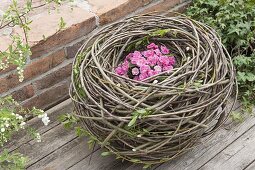 Beaded nest of willow