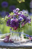 Onion bouquet with sage and oregano