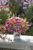 Autumn bouquet 'quer durch den Garten', Aster, Physalis