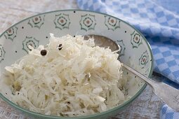 Making sauerkraut yourself