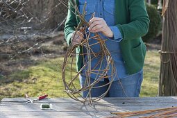 Making a globe basket as a hanging flower basket