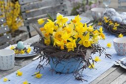 Oster-Brunch auf der Terrasse