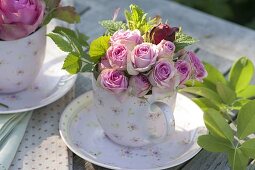 Pink (rose) and lemon balm (Melissa) as a mini-bouquet