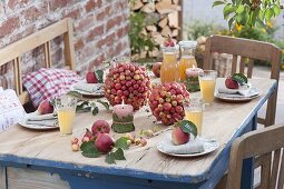 Ornamental apple balls as a table decoration