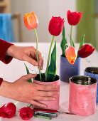 Painted tin cans as vase (2/3)