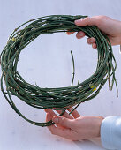 Wreath made from jasmine vines (2/4)