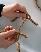 Daffodils with coconut sticks (2/4)