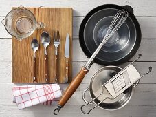 Kitchen utensils for making blinis