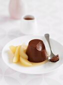 Schokoladen Panna Cotta mit Birnen (Low Fat)