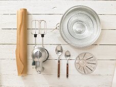 Kitchen utensils for making pavlova
