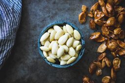 Blanching almonds