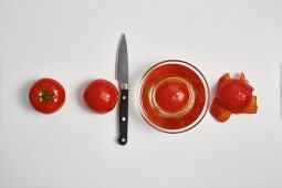 Peeling tomatoes (step by step)