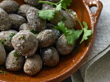 Papas Arugadas (Canary wrinkled potatoes) with coriander