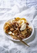 Kürbis-Pansoti mit Butter-Pilzen, Rosmarin und Pekannüssen