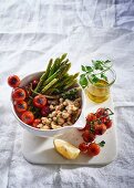 Cannellini salad with tomatoes and green asparagus