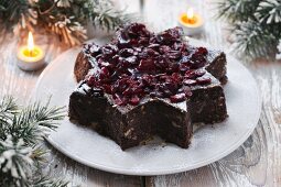 Sternförmiger Mohnkuchen zu Weihnachten