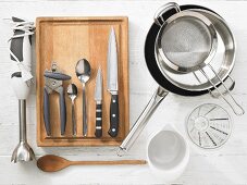 Cooking utensils for making mussels with bean puree