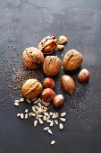 Nuts, oilseeds and plant seeds to add flavour to bread
